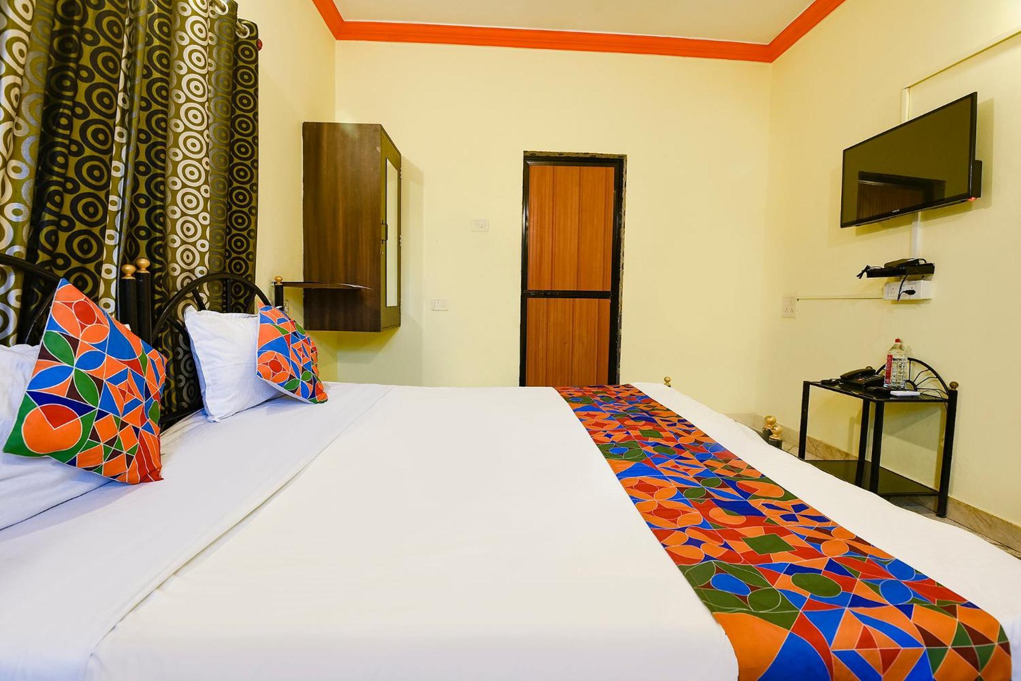 Fabhotel Joaquim Beachside Resort - Nr Tito'S Lane, Baga Beach Esterno foto