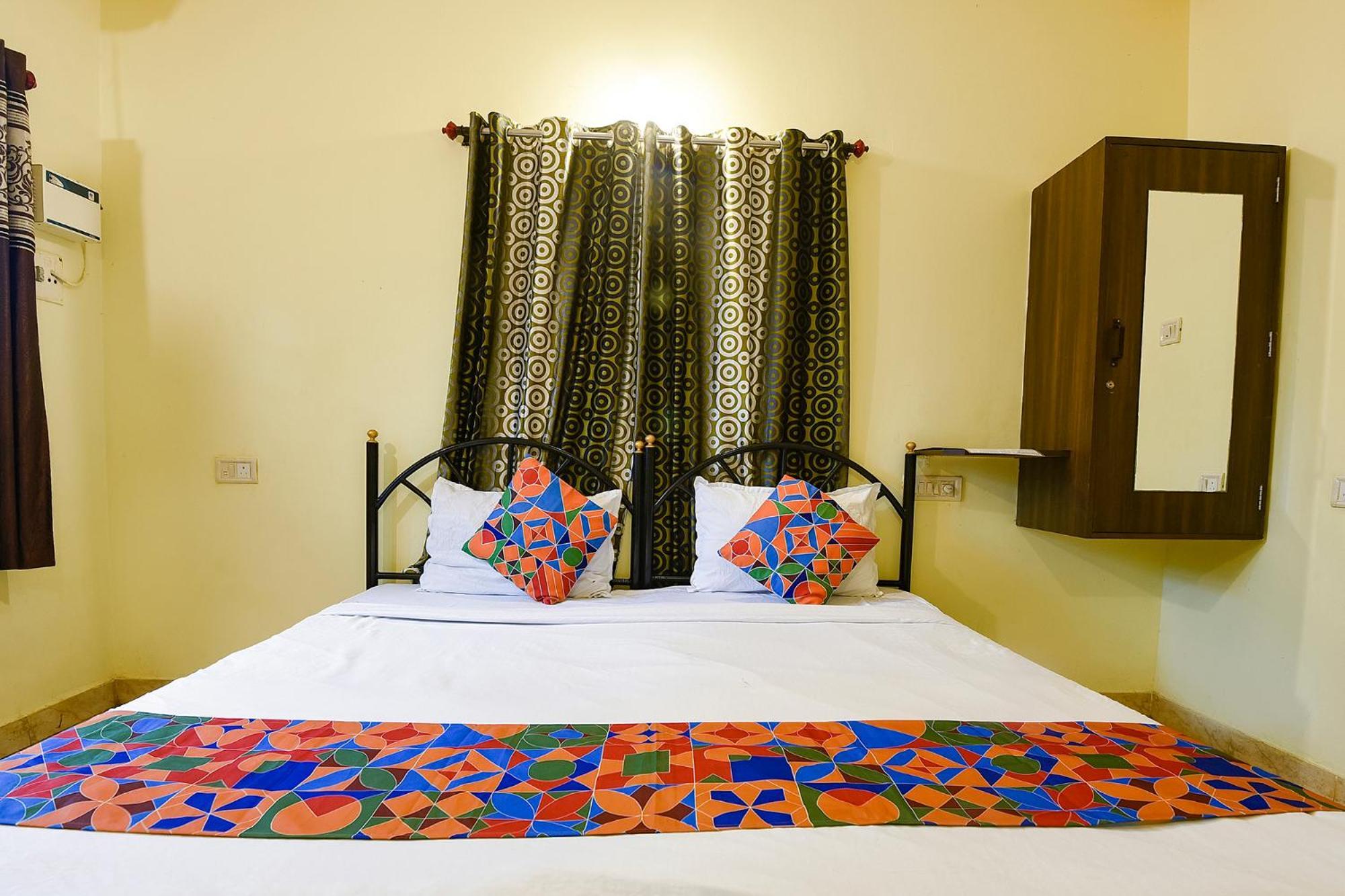 Fabhotel Joaquim Beachside Resort - Nr Tito'S Lane, Baga Beach Esterno foto
