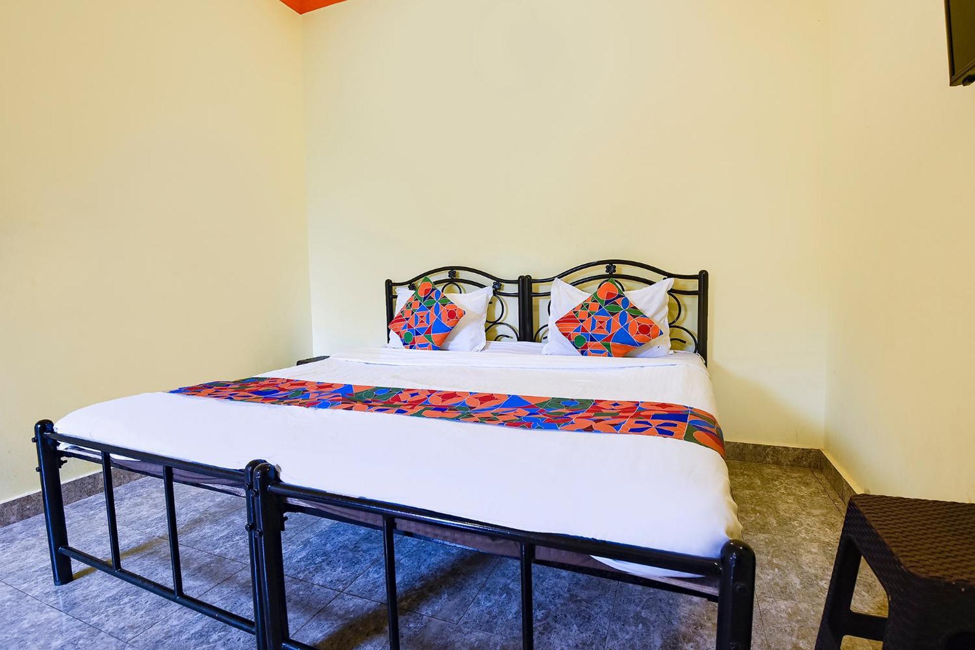 Fabhotel Joaquim Beachside Resort - Nr Tito'S Lane, Baga Beach Esterno foto