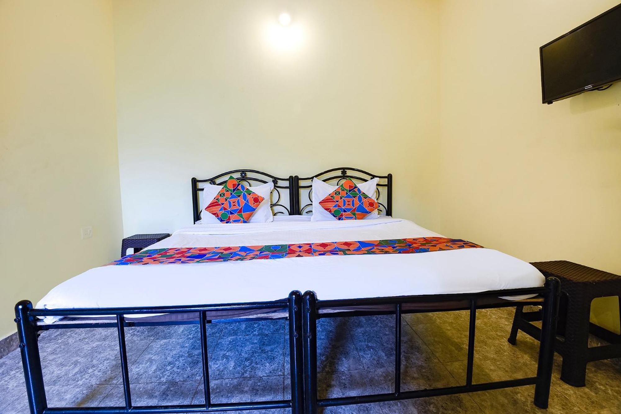 Fabhotel Joaquim Beachside Resort - Nr Tito'S Lane, Baga Beach Esterno foto