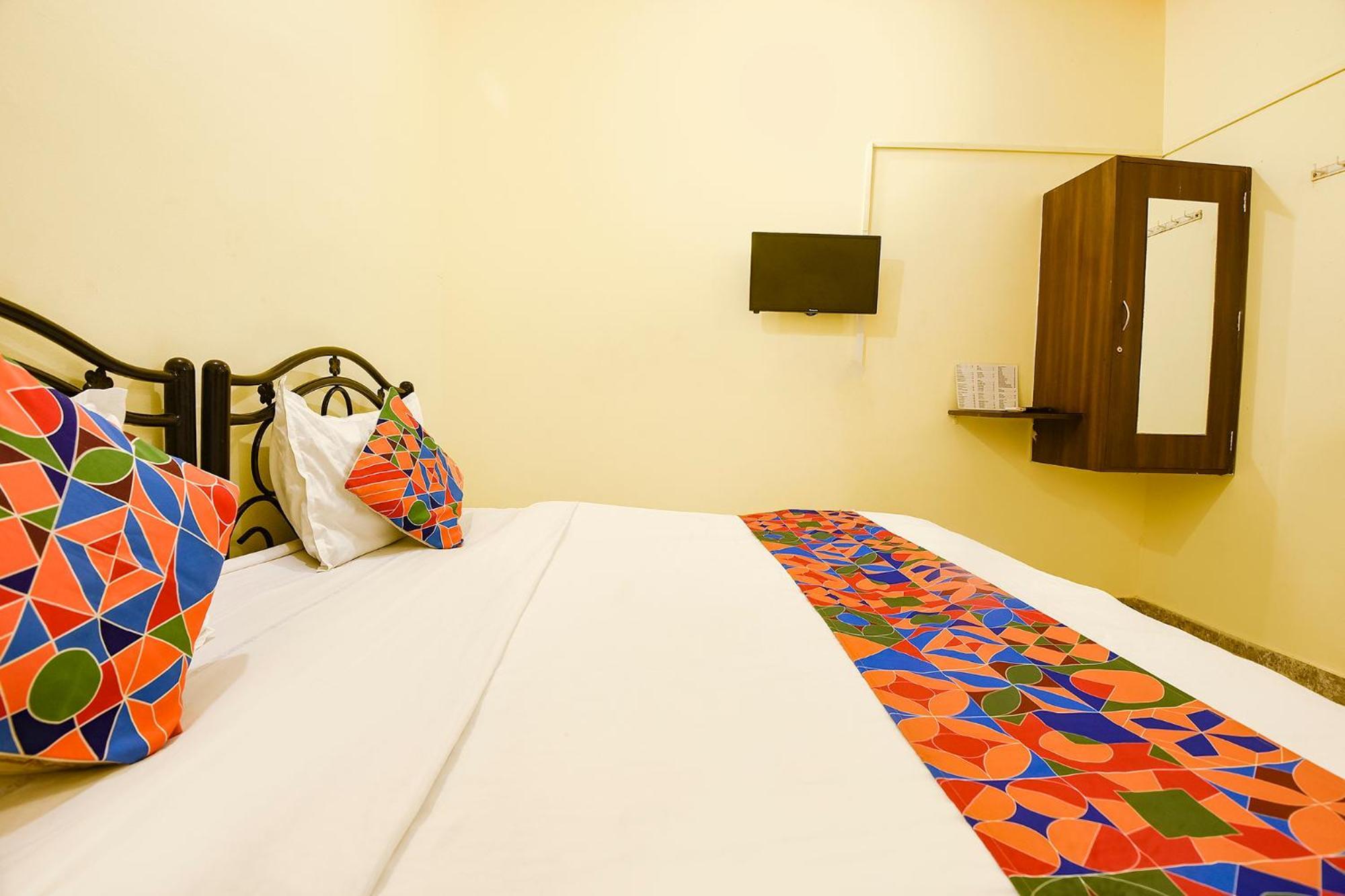 Fabhotel Joaquim Beachside Resort - Nr Tito'S Lane, Baga Beach Esterno foto